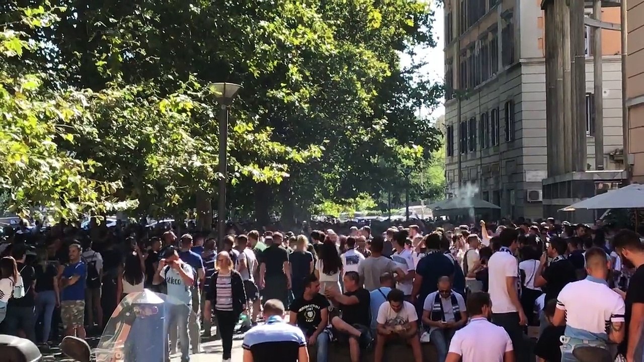 Derby, i tifosi biancocelesti cantano "Lazio is on fire"