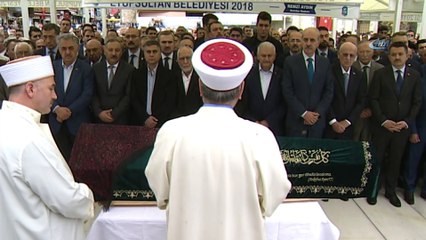 Cumhurbaşkanı Vekili Fuat Oktay'ın annesi son yolculuğuna uğurlandı