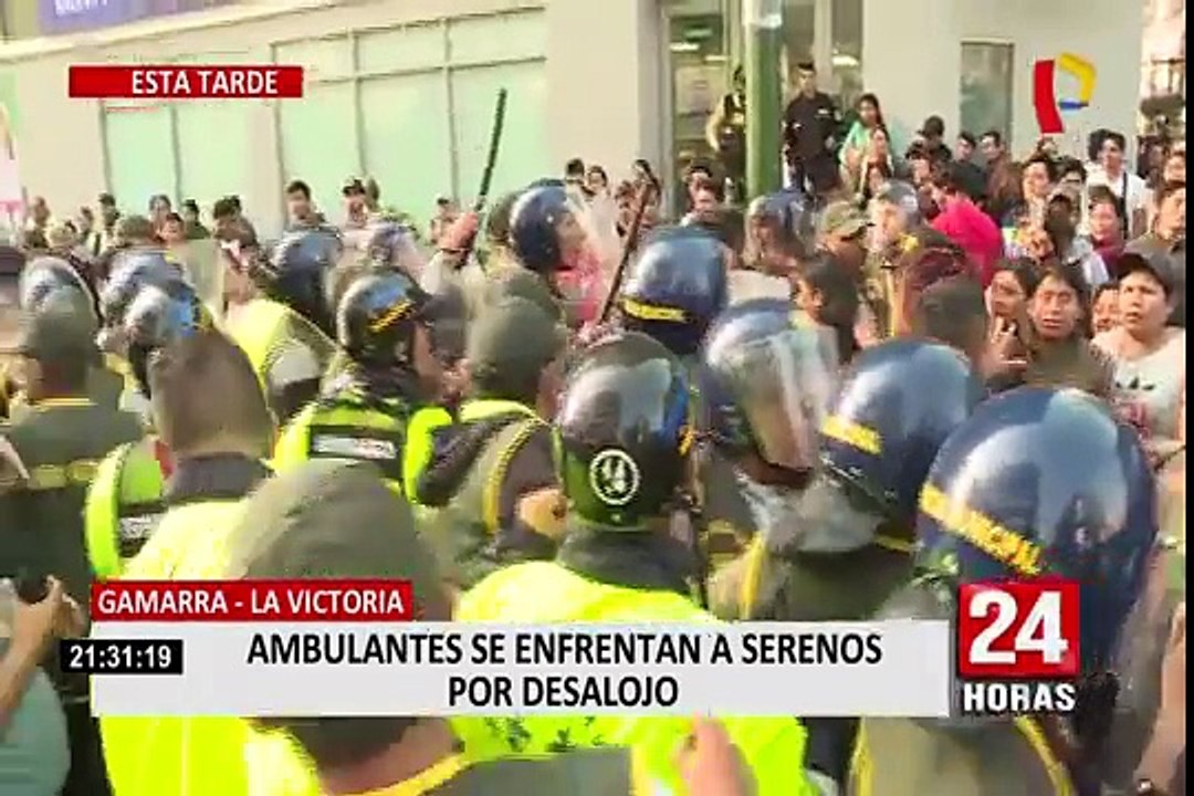 La Victoria: entre golpes agentes policiales, serenos y ambulantes se enfrentaron durante desalojo