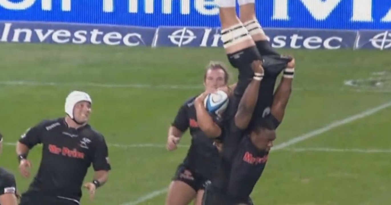 Le lift incroyable de Tendai "The Beast" Mtawarira