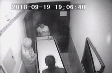 32 Yerinden Bıçakladı, Cesedini Ranza İçinde Taşıdı