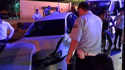 Şanlıurfa'da Freni Boşalan Kamyonet 5 Araca Zarar Verdi
