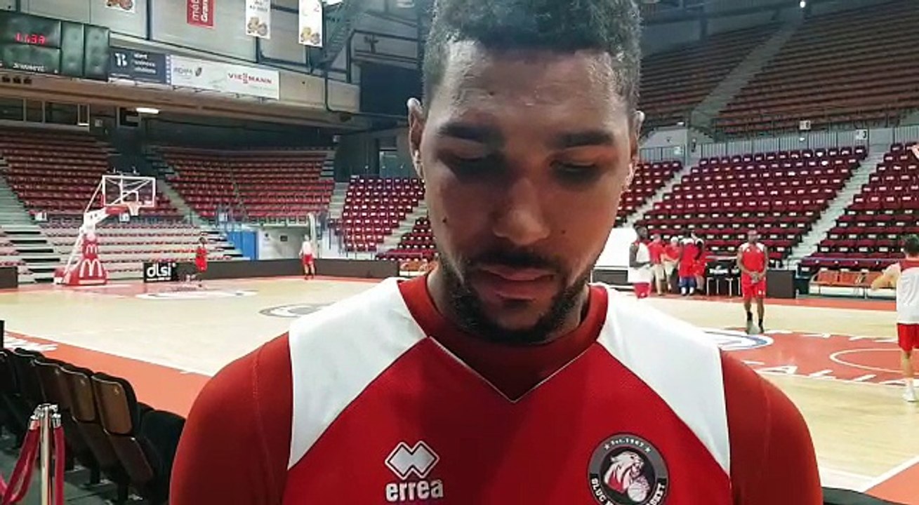 Mickaël Var intérieur du Sluc Nancy avant le 3e match de leaders coup entre Nancy et Aix-Maurienne