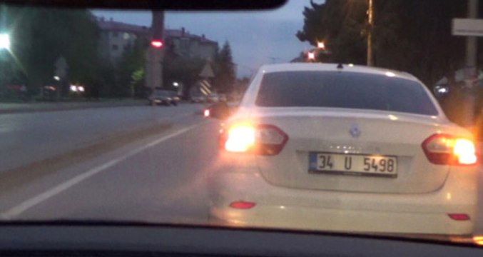 Dolandırıcıları Otomobiliyle Takip Eden Vatandaş Nefes Kesen Anlar Yaşattı