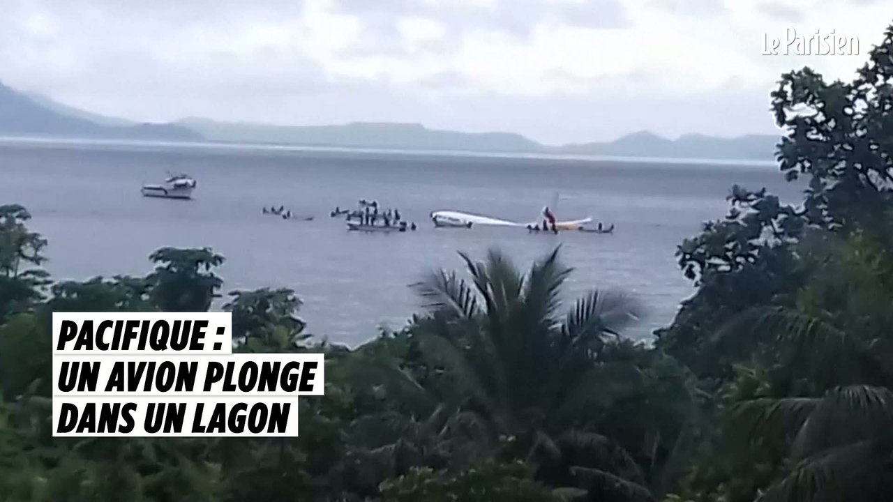 Un Boeing plonge dans un lagon du Pacifique, les passagers indemnes