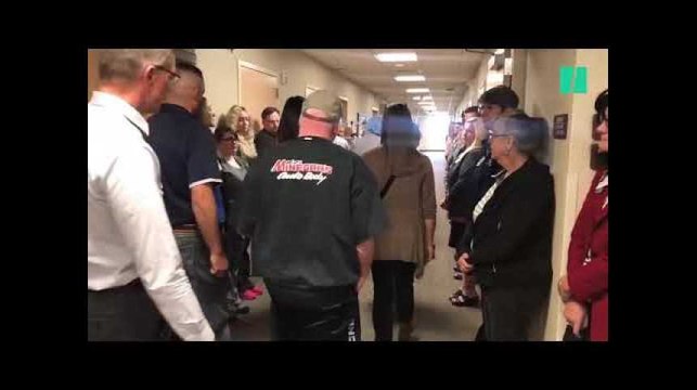 Haie d'honneur à l'hôpital pour ce patient dont les soins vont être arrêtés et les organes donnés