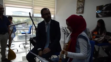 Bakan Kasapoğlu Turgutlu'da Türkü Söyledi, Fidan Dikti