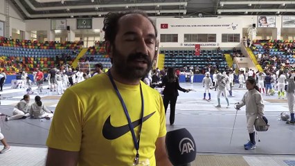 Hastanede radyolog, salonda eskrim antrenörü - VAN