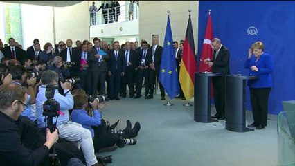 Erdoğan: 'Vize serbestisi konusunda kalan 6 kriteri en kısa zamanda yerine getirmeyi planlıyoruz' - BERLİN