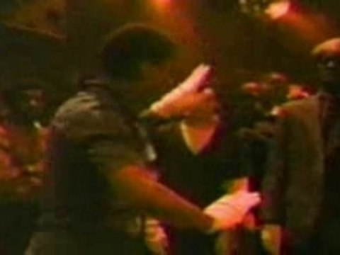 Rage Against The Machine - Renegades Of Funk