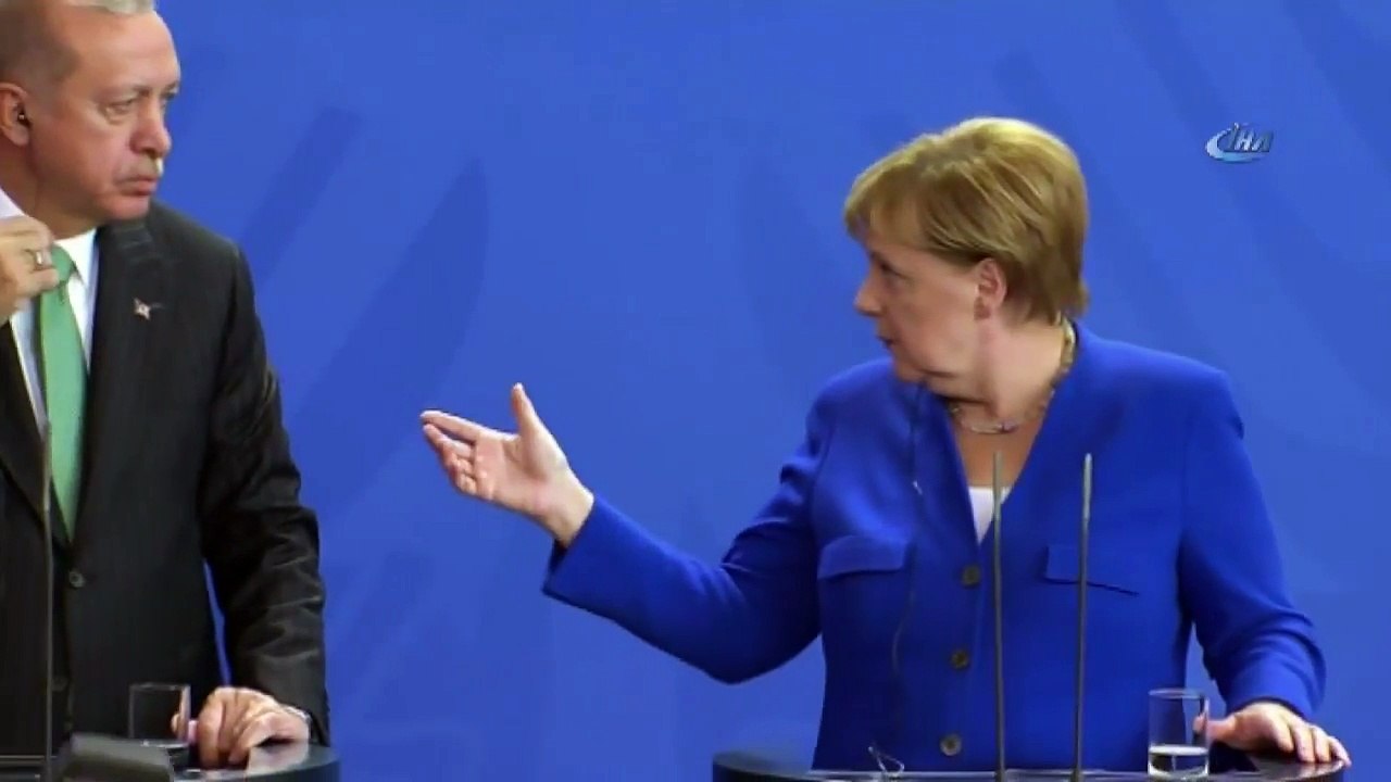 Başkan Erdoğan, Merkel'in Yanında Söyledi: "Can Dündar Bir Ajandır!"