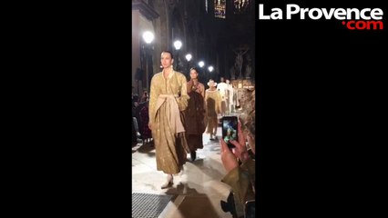 Paris Fashion Week : Uma Wang valse entre pureté et espièglerie