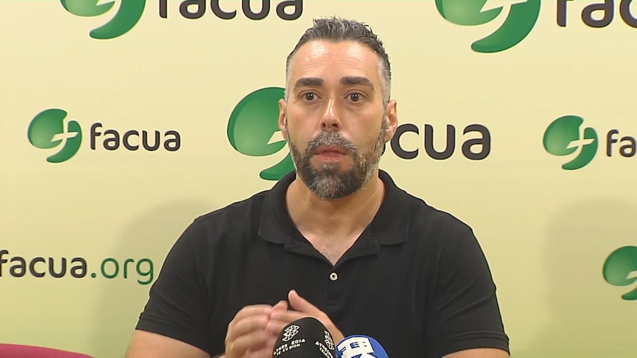 Facua pide multas altas a Ryanair por reclamaciones de pasajeros