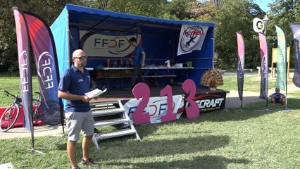 Reportage - Le disc golf s'invite au Clos Jouvin