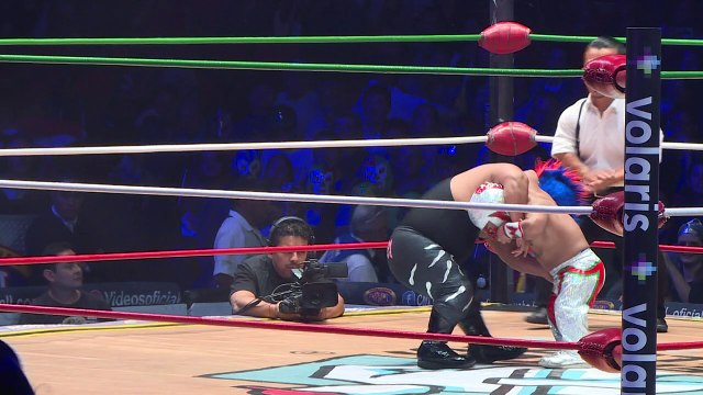 Pequenos lutadores se tornam ídolos no México