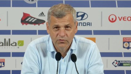 8e j. - Genesio : "Dembélé a un profil différent"