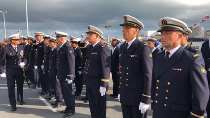 Cherbourg dit au revoir à son préfet maritime et accueille le nouveau