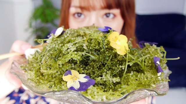 【ASMR】Eating 沖縄の海ぶどう【音フェチ】【囁き声】【咀嚼音】Sea grapes