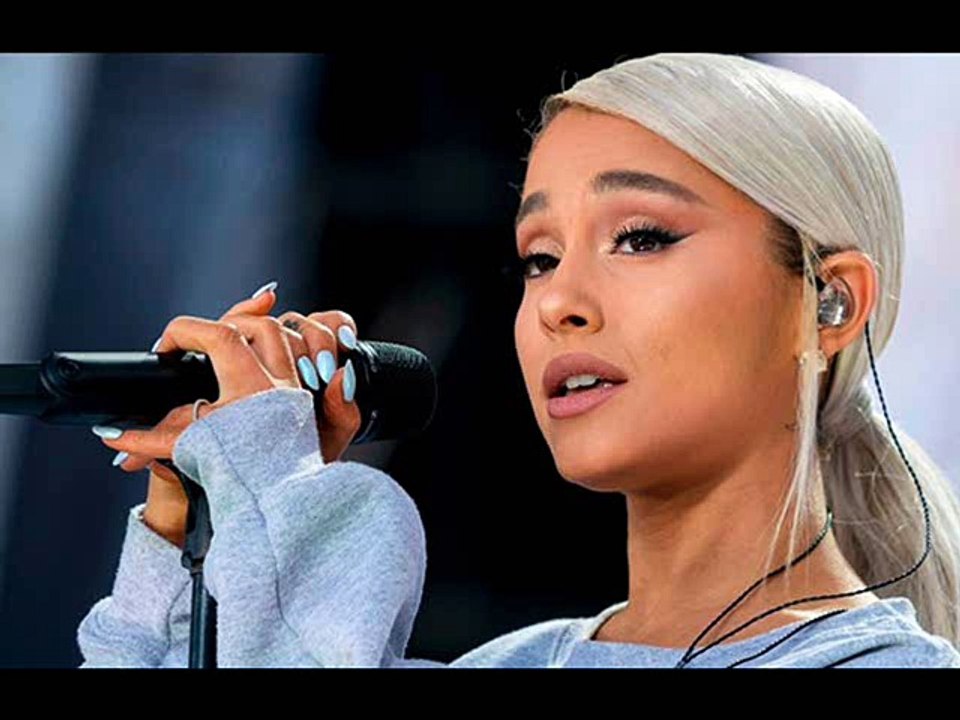 Ariana Grande thanks fans for loving her, breaks down on Twitter 'I'm
