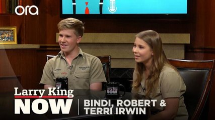 Bindi and Robert Irwin explain the meaning behind "Crikey!"