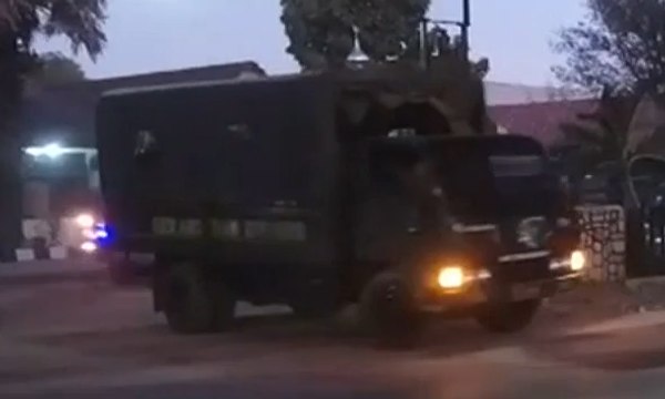 Personel TNI Bawa Logistik ke Lokasi Gempa Palu & Donggala