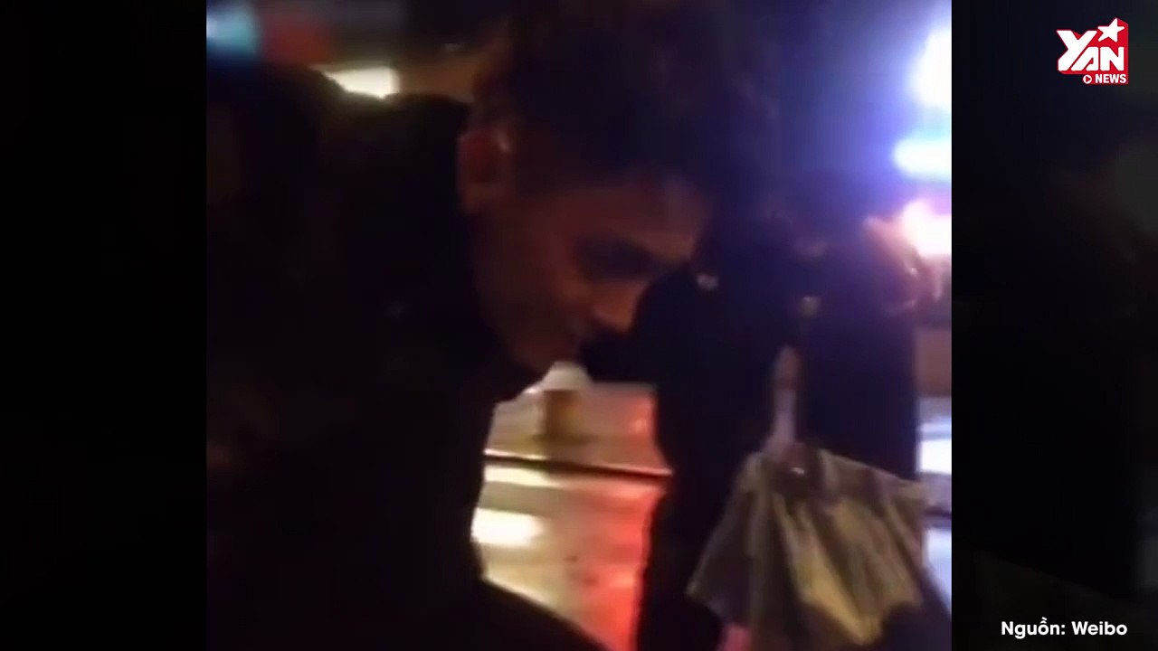 Lộ clip "Phó Hằng" Hứa Khải say xỉn, bị bạn gái cũ bắt quỳ giữa đường