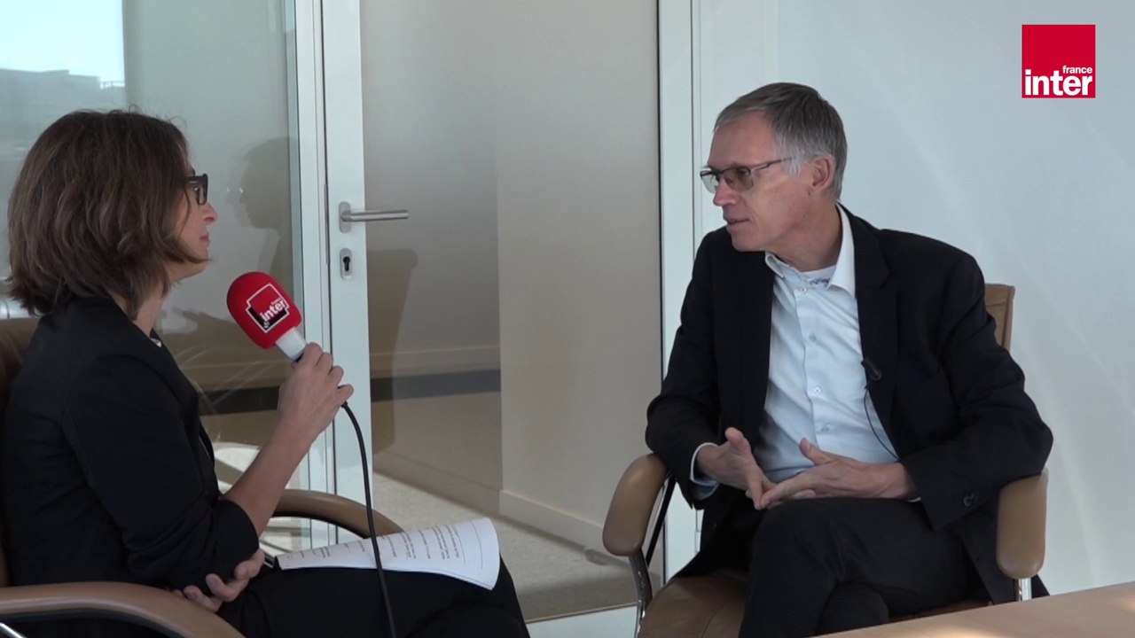 Carlos Tavares au micro d'Alexandra Bensaid