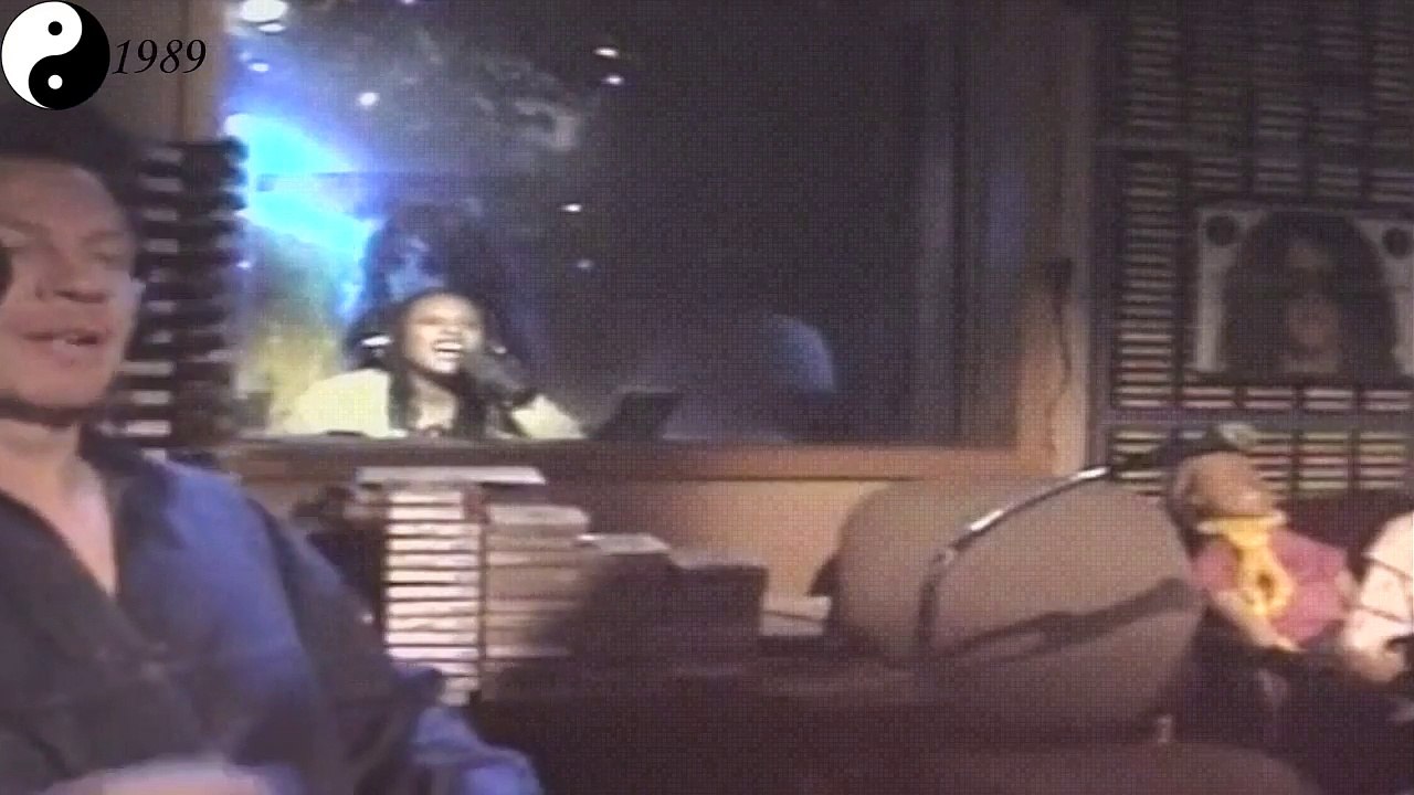 Howard Stern Show - Bathroom contest (1995-05-16)
