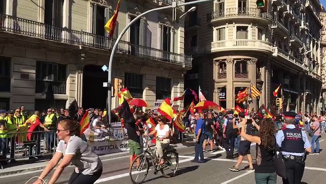 Manolo Escobar sona en els moments previs a l'acte organitzat per JUSAPOL