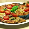 Pizza z kalafioraStatystyki mówią, że 90% Polaków kocha pizzę. Pozostałe 10% jest dopiero na etapie mleka i kleików. Sprawdź cały przepis na tę pizzę: