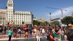 JUSAPOL fa l'homenatge als policies espanyols en una plaça de Catalunya envoltada per antifeixistes