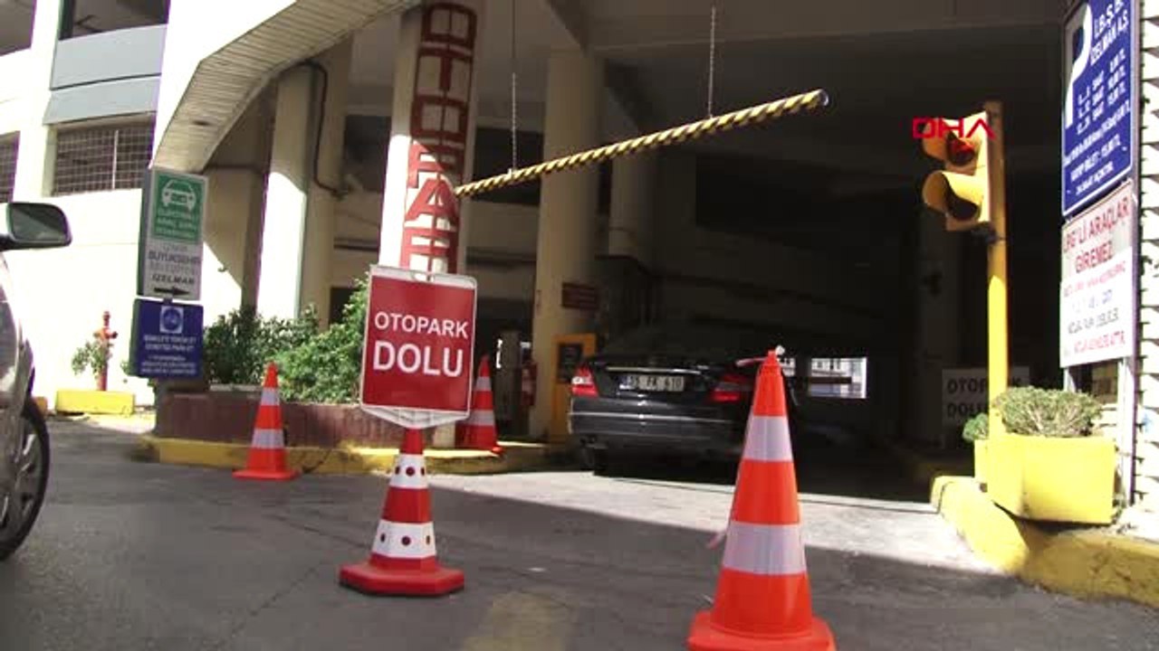 İzmirliler Kapalı Otoparkları Doldurdu