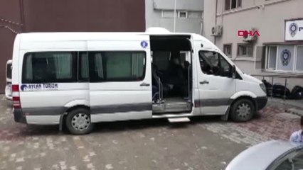 Çanakkale Sürücüsünün 'Dur' İhtarına Uymadığı Minibüste 38 Kaçak Yakalandı