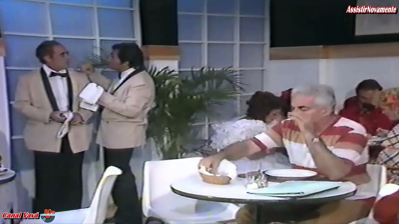 Os Trapalhões - Didi e  Dedé trabalhando no Restaurante da Globo.(Inédito)