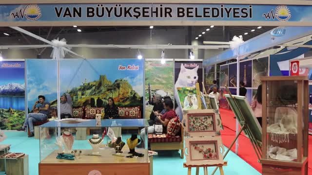 Turizm Fuarında Van Büyükşehir Belediyesinin Standı Büyük İlgi Gördü