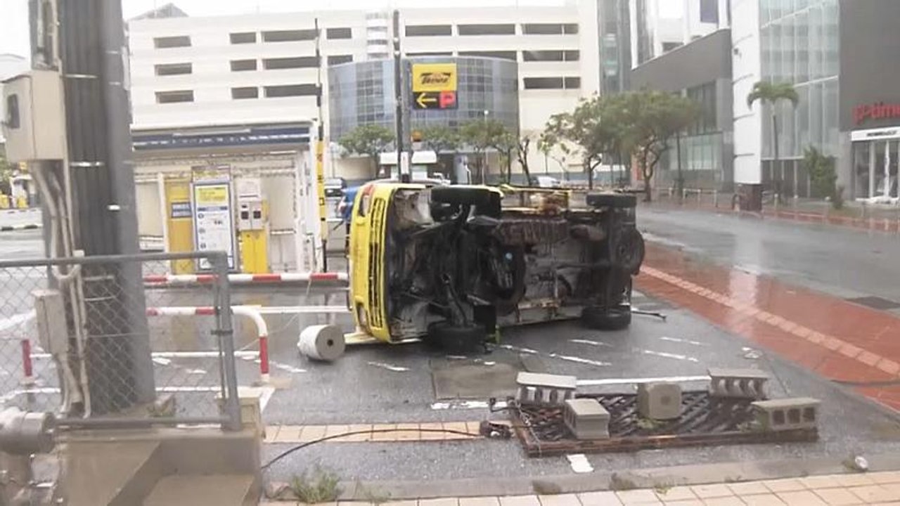 Wirbelsturm 'Trami' trifft Süden Japans