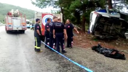 Kemer'de Minibüs Devrildi, 3 Turist Öldü