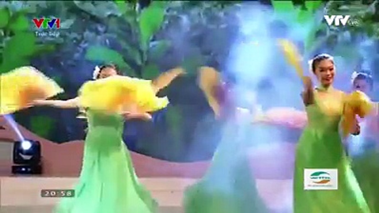 Đảng cho ta cả mùa xuân - Anh Thơ