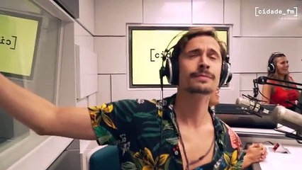 TOY canta em vários estilos  "Coração não tem idade"  - opera fado e rock