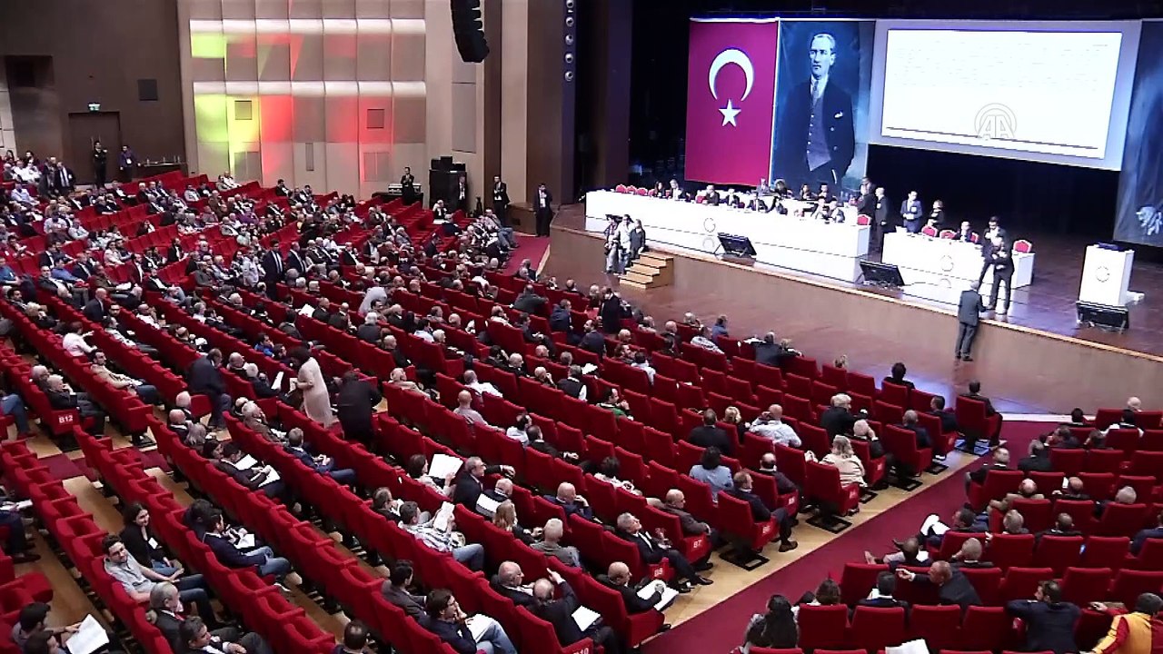 Galatasaray Kulübünün olağanüstü genel kurul toplantısında oylama karmaşası - İSTANBUL