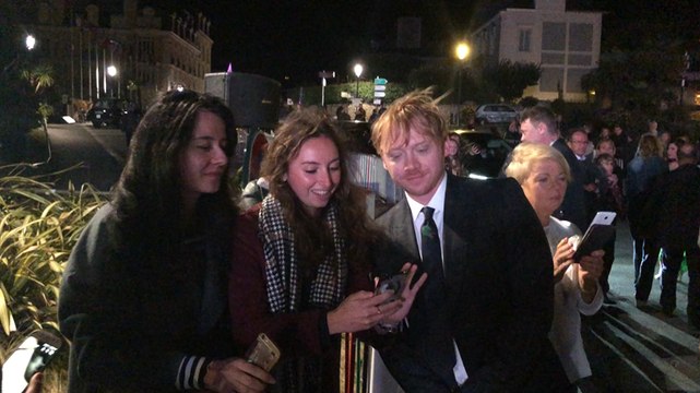 Dinard film festival. Les stars signent des autographes