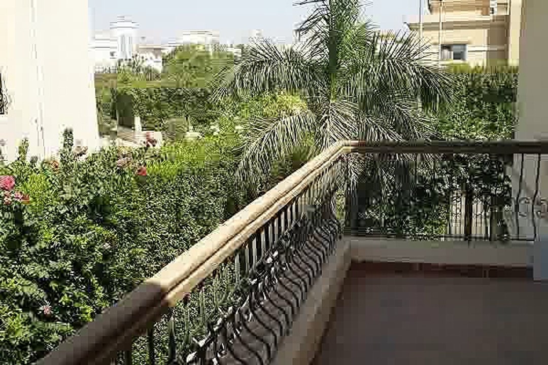 فيلا بموقع متميز فى بيفرلى هيلز للايجار