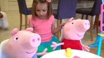 Mommy PIG или рутина мамы свинки  от Мисс Кати для детей _⁄  Kids pretend play in pig family and cafe