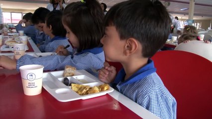 Öğrencilere beslenmenin önemi kahvaltıyla anlatıldı
