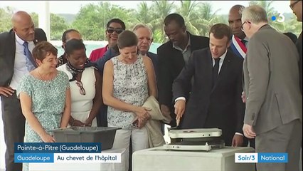 Guadeloupe : Emmanuel Macron pose la première pierre du futur CHU