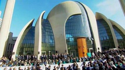 Germania, Erdogan inaugura la più grande moschea del paese