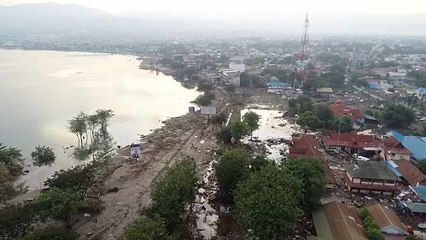 Continua a salire il bilancio dei morti in Indonesia: oltre 800