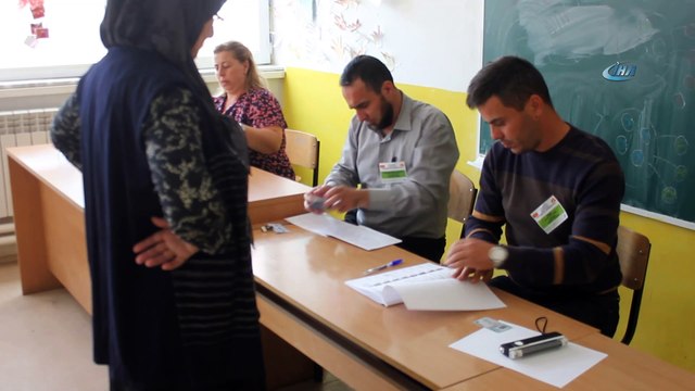 - Makedonya, referandum için sandık başında