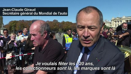 Mondial de l'auto: des vieilles voitures en plein Paris