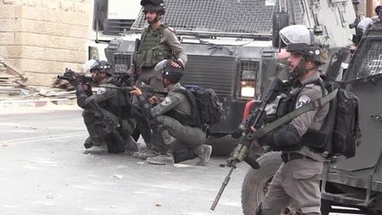 İsrail, Batı Şeria'da 3 Filistinliyi Gözaltına Aldı